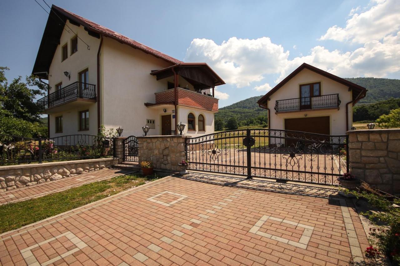 Apartman Lucija & Luka Otocac Luaran gambar