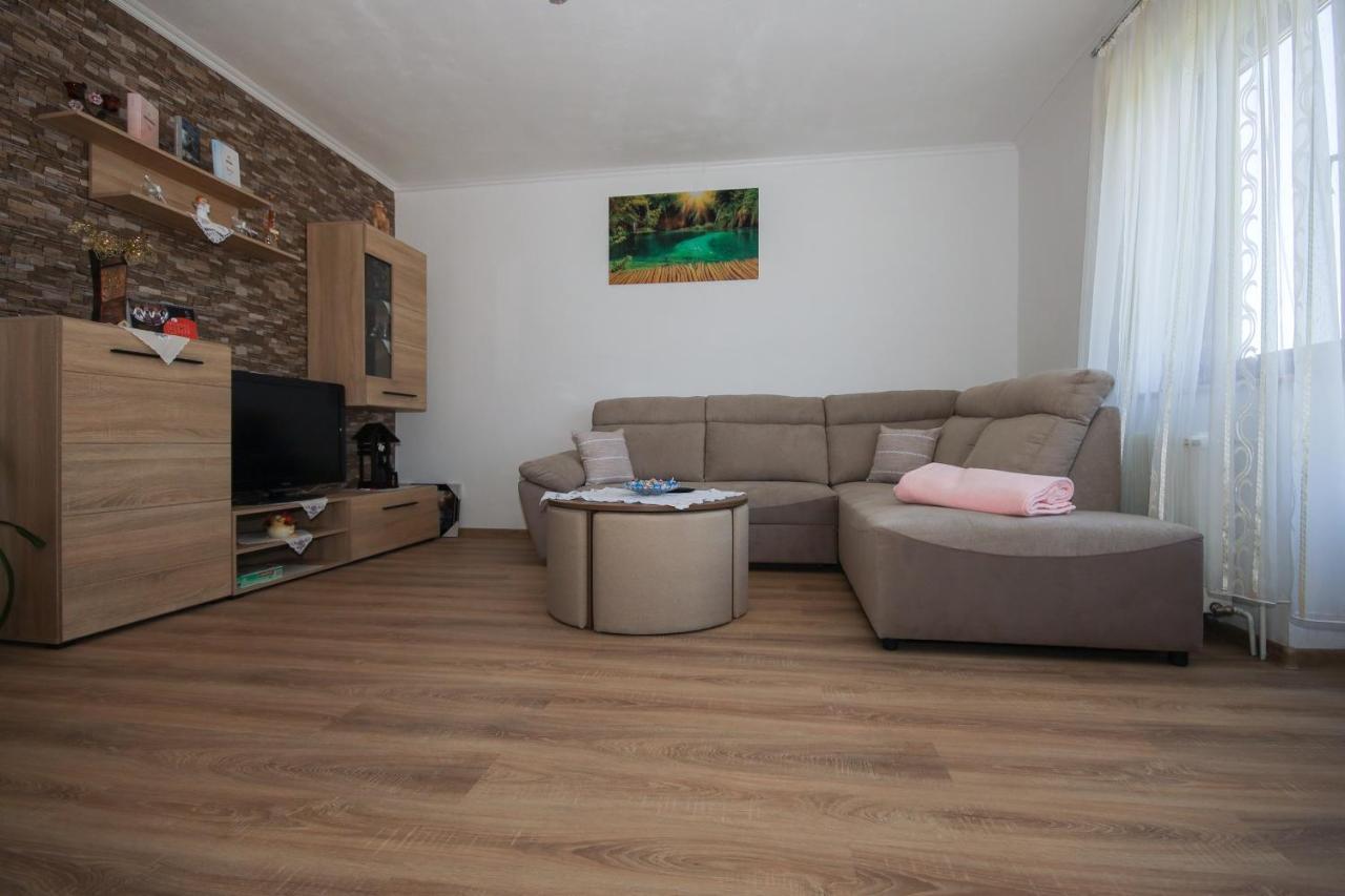 Apartman Lucija & Luka Otocac Luaran gambar