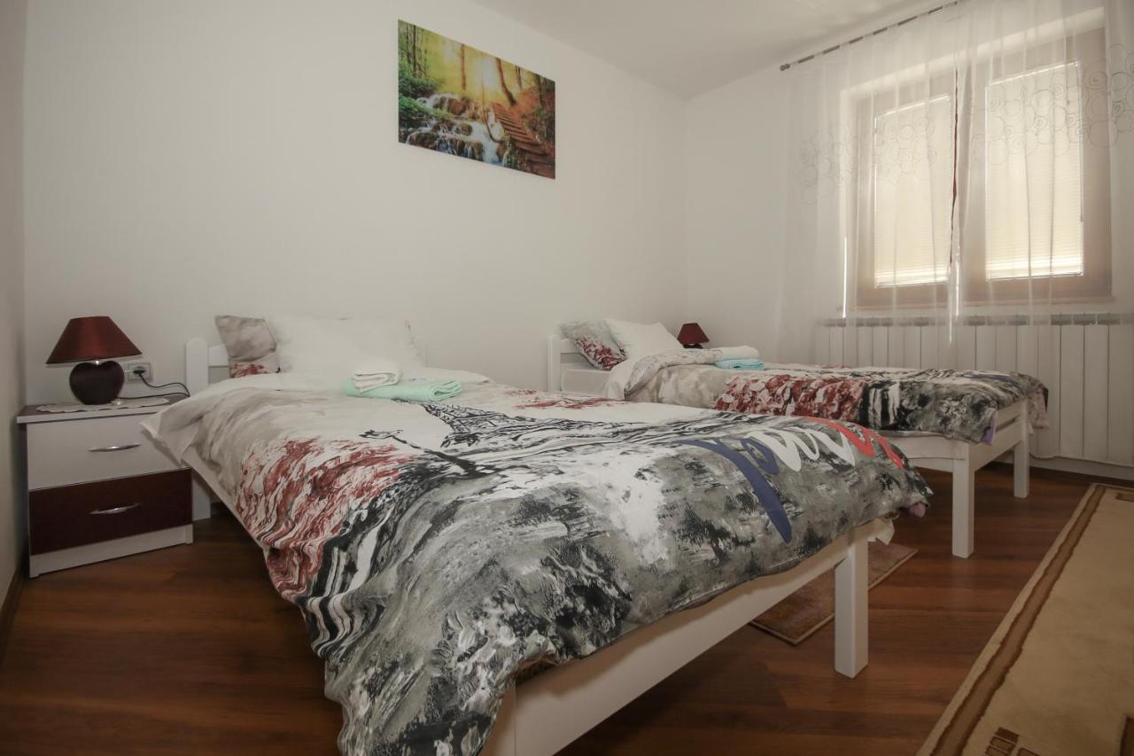 Apartman Lucija & Luka Otocac Luaran gambar
