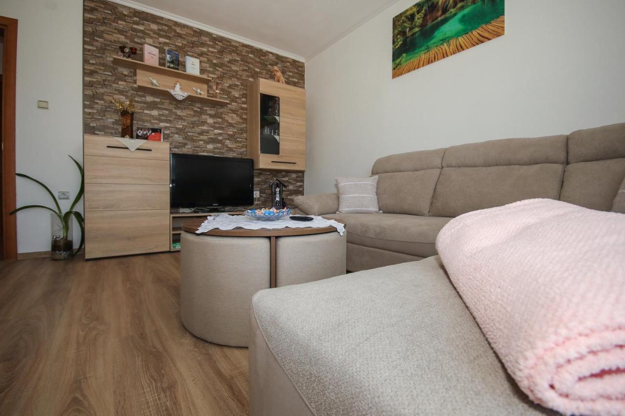 Apartman Lucija & Luka Otocac Luaran gambar