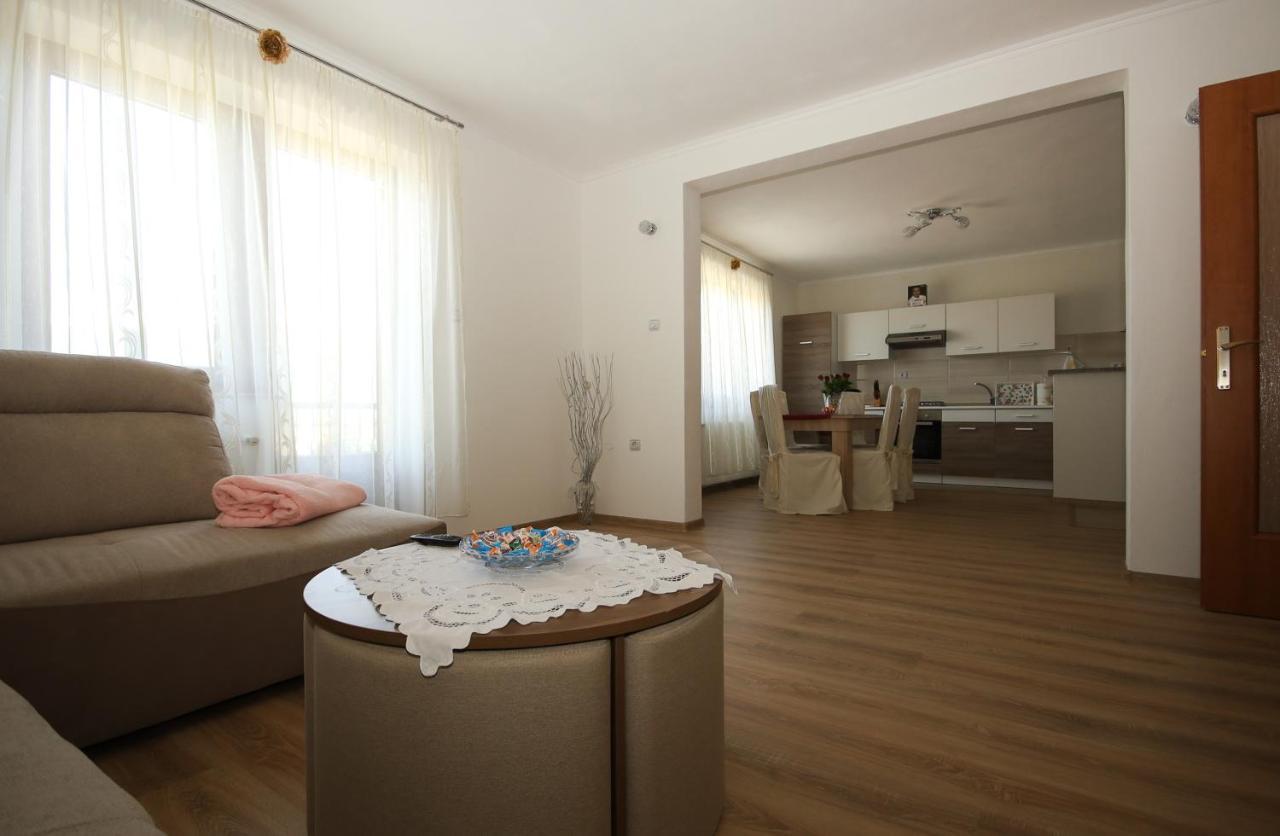 Apartman Lucija & Luka Otocac Luaran gambar