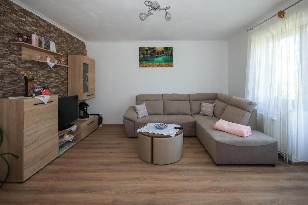 Apartman Lucija & Luka Otocac Luaran gambar