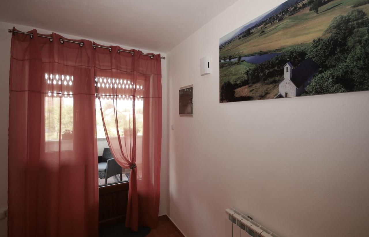 Apartman Lucija & Luka Otocac Luaran gambar