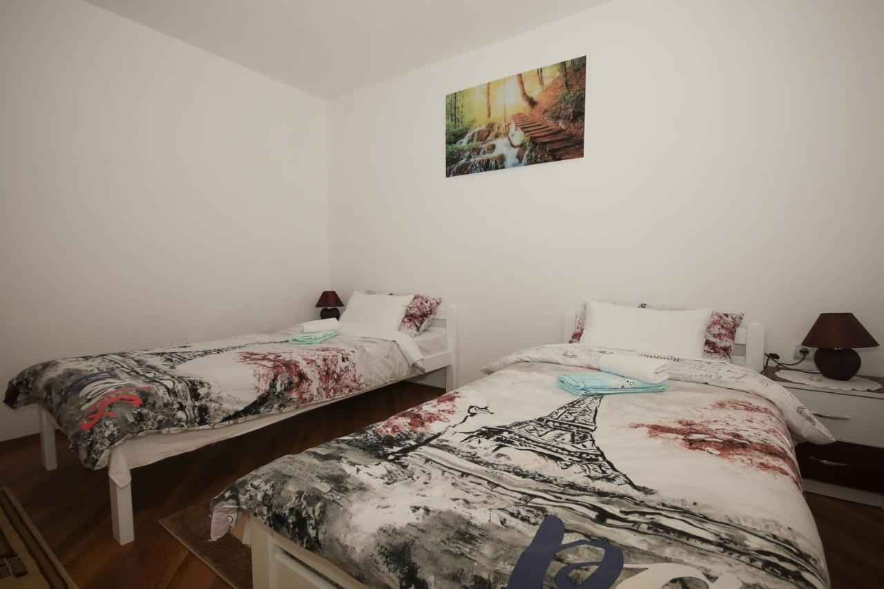 Apartman Lucija & Luka Otocac Luaran gambar