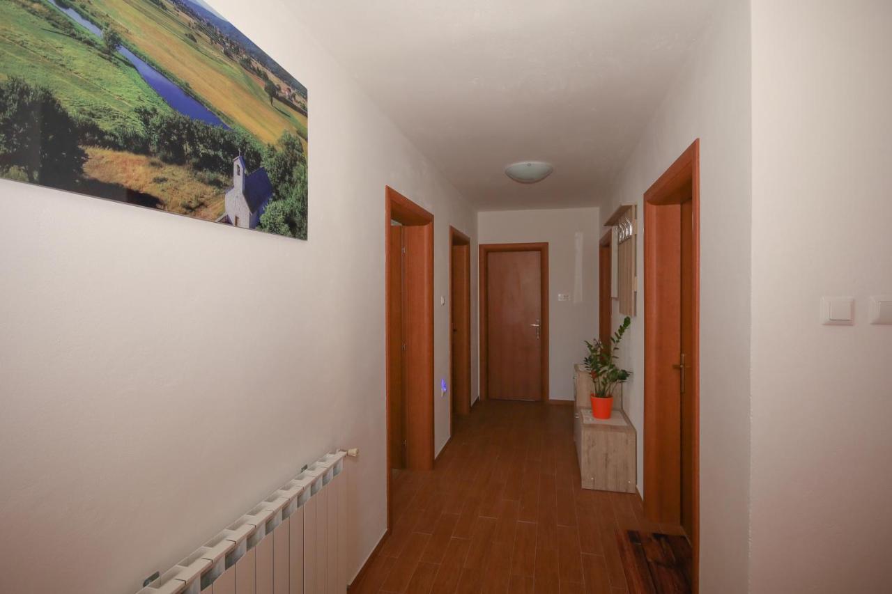 Apartman Lucija & Luka Otocac Luaran gambar