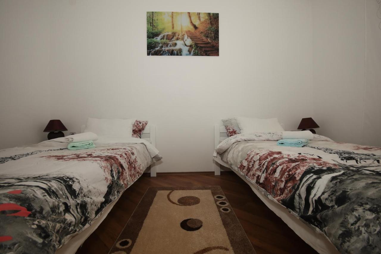 Apartman Lucija & Luka Otocac Luaran gambar
